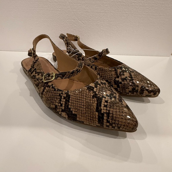 Old Navy Brown Pointed Toe Flats - Picture 10 of 10